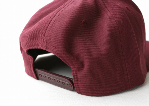 CZAPKA Z DASZKIEM ICON SNAPBACK (burgundy/white) CZAPKA Z DASZKIEM ICON SNAPBACK (burgundy/white)