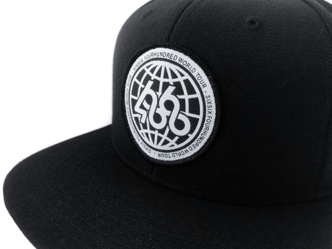 CZAPKA Z DASZKIEM WORLD TOUR SNAPBACK (black/white) CZAPKA Z DASZKIEM WORLD TOUR SNAPBACK (black/white)